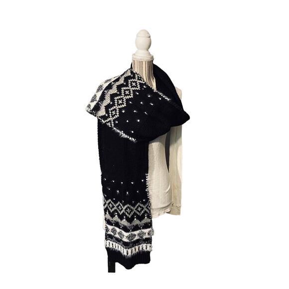 Cejon Knitted Black & White Pearl Detail Blanket Knit Warm Scarf Women - Picture 3 of 9